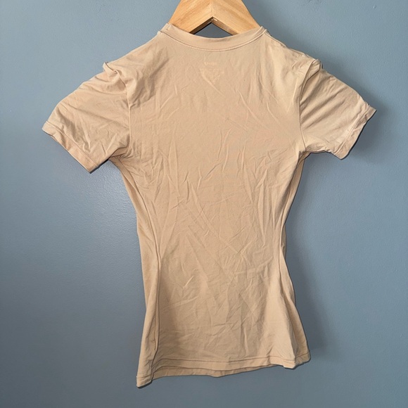 Skims - Picture 4 of 4